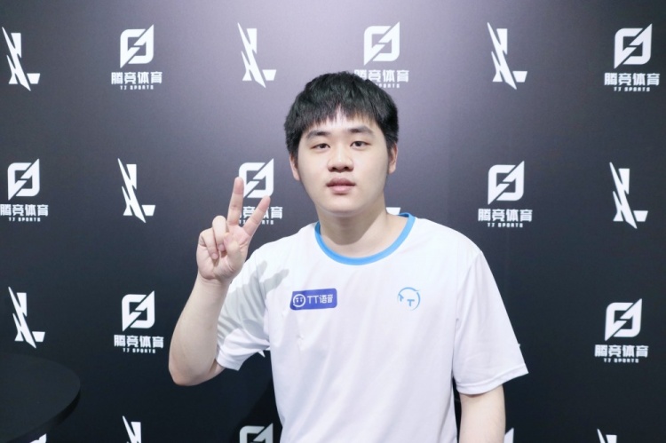 尤其注重球 尤其注重球