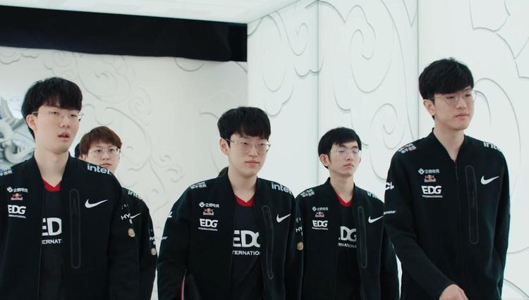 尤其是在世 尤其是在世