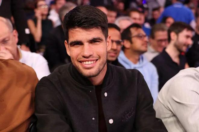 中奠定了坚 中奠定了坚