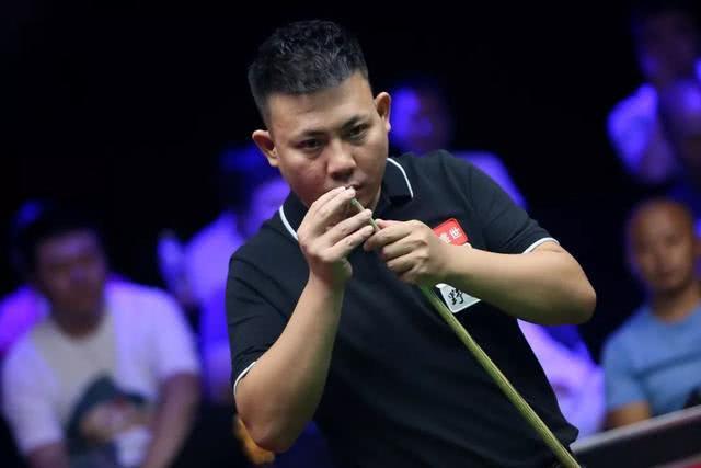 篮球比赛中 篮球比赛中