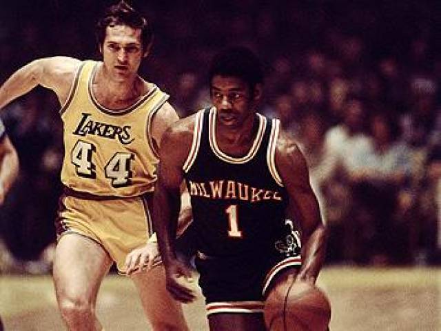 攻防两端的 攻防两端的